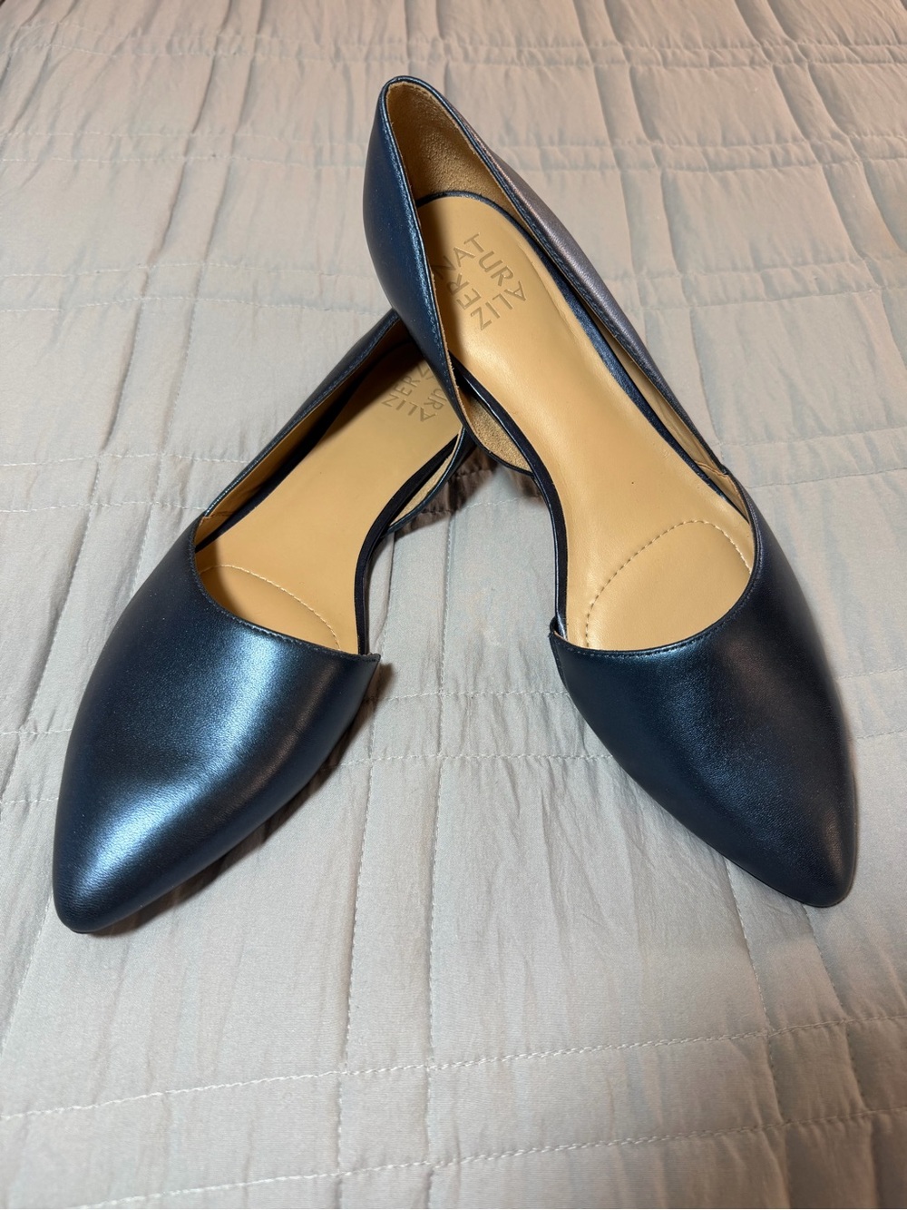 Naturalizer 11N Navy Pointed Toe D'Orsay Flat — Sleek Women’s Shoe